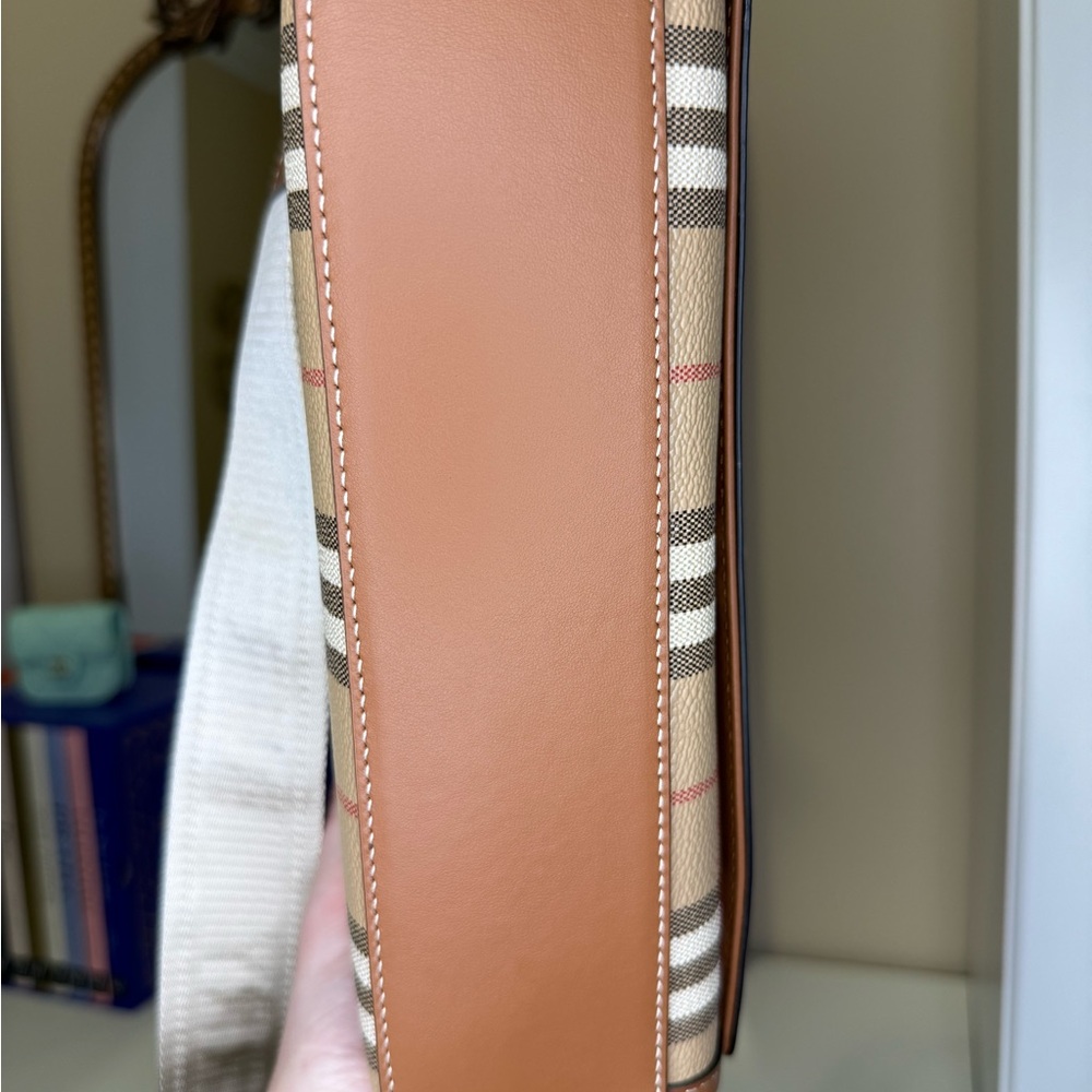 NWT Burberry Tan and Brown Bag - Picture 7 of 14